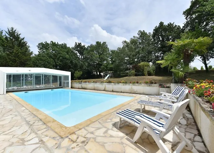 Maison Plain Pied Mitoyenne Avec Piscine Partagee Et Terrain Arbore