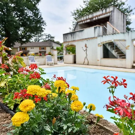 Maison Plain Pied Mitoyenne Avec Piscine Partagee Et Terrain Arbore Brens (Tarn)
