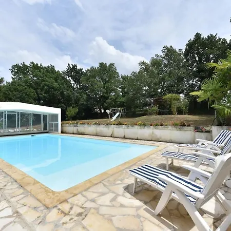 Maison Plain Pied Mitoyenne Avec Piscine Partagee Et Terrain Arbore